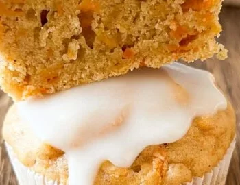 Vegane Karotten Muffins frisch aus dem Ofen, gesund und lecker