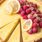 Vegane Zitronentarte mit frischer Zitrone und pflanzlichen Zutaten