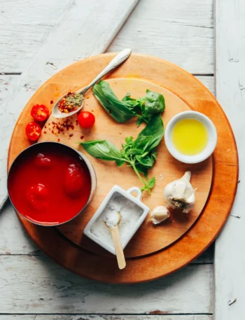 Einfaches Rezept für 1-Topf-Marinara-Sauce in einem Topf zubereitet.