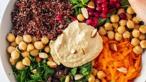 Schmackhafter orientalischer Quinoa-Salat schnell zubereitet