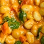 Schnelle 1-Pot Gnocchi in einer Schüssel, vegan und bereit in 7 Minuten