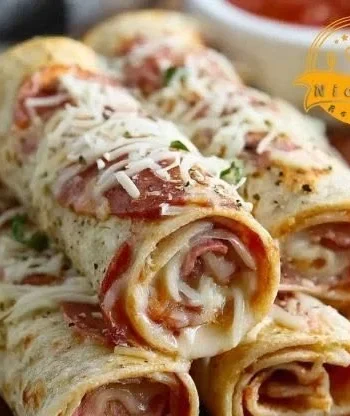 Leckere Tortilla Pizza Rolls Schnell als Snack oder Partygericht serviert