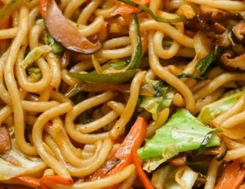 Veganes Yaki Udon – Ein einfaches Rezept für köstliche Nudeln