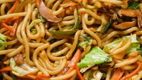Veganes Yaki Udon – Ein einfaches Rezept für köstliche Nudeln