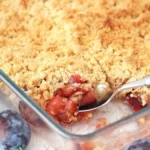 Schmackhaftes Zwetschgen Crumble mit knuspriger Streuseldecke