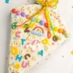 Leckere Einschulungskuchen in bunten Designs für den Schulanfang.