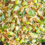 Erfrischender Gurken Edamame Reis Salad mit frischen Zutaten