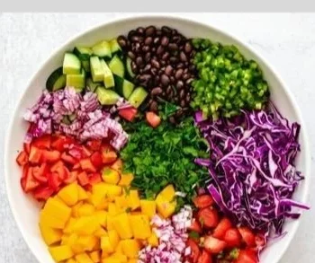 Schwarze Bohnen Mango-Salat, ein erfrischendes und gesundes Rezept