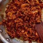 Leckere Tostadas mit frischen Zutaten und buntem Belag