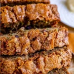 Zucchini-Brot aus frischen Zutaten, ideal für Snacks oder Frühstück.