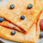 Perfekte vegane Crêpes einfach zubereitet mit frischen Zutaten.