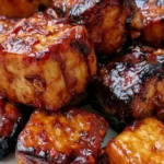 Schnelles Skillet BBQ Tofu-Gericht für eine einfache und schmackhafte Zubereitung.